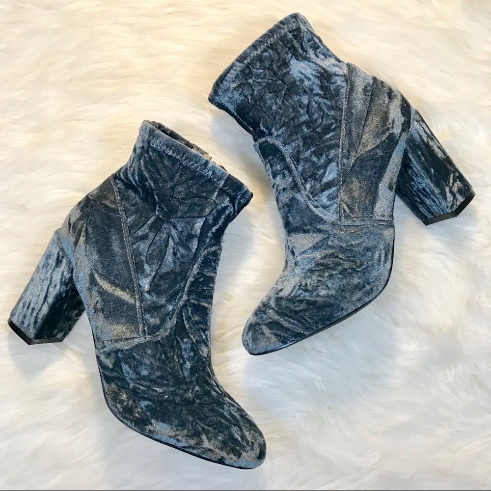 Steve Madden Emison Crushed Velvet Booties - Picture 2 of 7